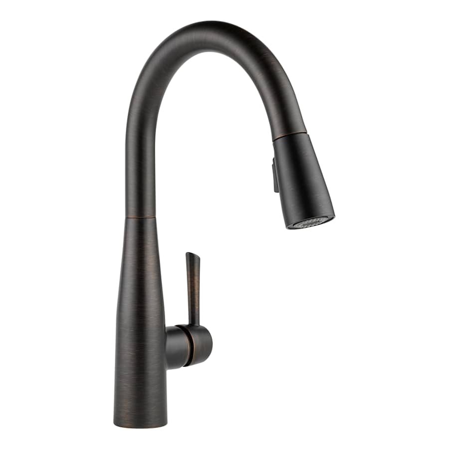 Delta Essa Pull-Down Kitchen Faucet with Magnetic Docking Spray Head - Includes Lifetime Warranty